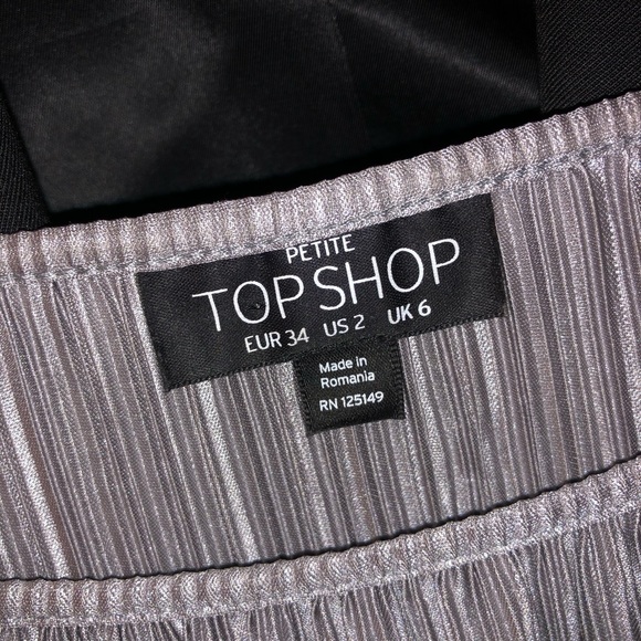 🍒2/$20🍒 Topshop open shoulder top - Picture 3 of 3